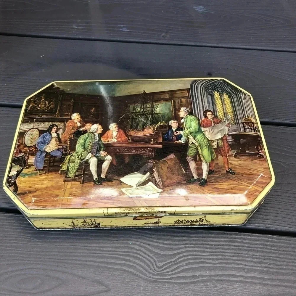 Vtg Hinged  Toffee Tin